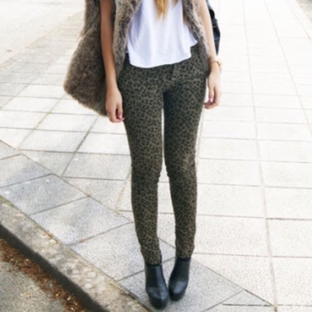 Celebrity Blues Los Angles Olive Green Cheetah Print Pants Size 12P